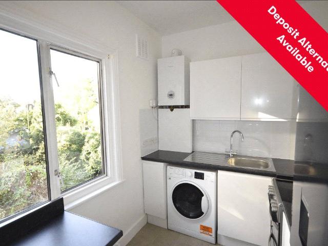 71 Park Lane, Carshalton, Surrey SM5, 2 bed flat to rent, £1,600 pcm | PrimeLocation