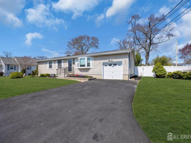 71 Pine St, Spotswood, NJ 08884 | MLS #2700 R