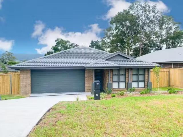 71 Pillar Street, Bellbird House for rent Listed by Gracie Br.