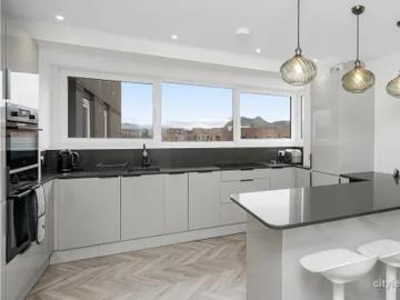 71 Portobello High Street, City of Edinburgh, EH15 1AW, United Kingdom | 3 bed apartment for rent #166535396 | Rentberry
