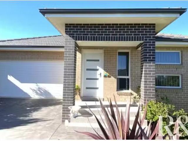 71 Richards Loop, ORAN PARK House for rent Listed by Rooty Hi.