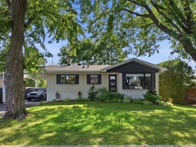 71 Rue De Mésy, Boucherville, QC, J4B 4C7 house for sale | Listing ID 17300 | Royal LePage