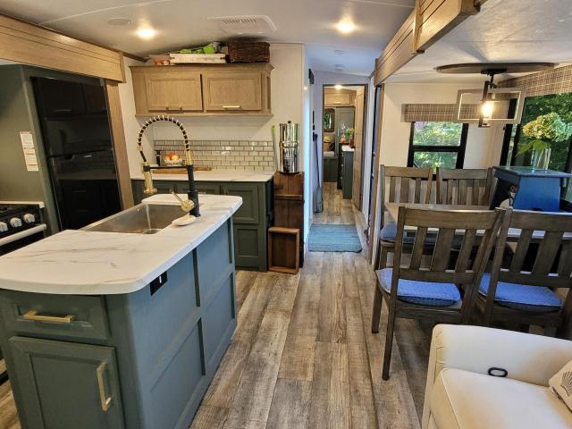 71 South Highland Road 211
