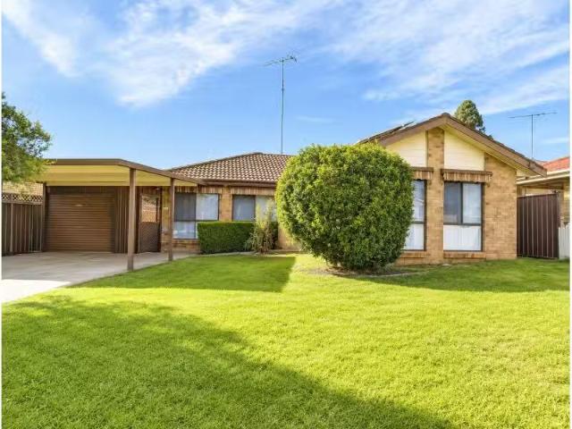 71 St Helens Park Drive, St Helens Park House for rent Listed.