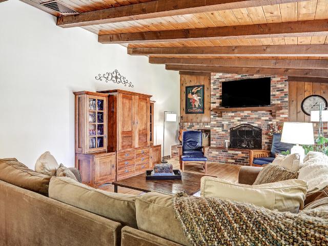 7205 Vista Del Arroyo Avenue NE