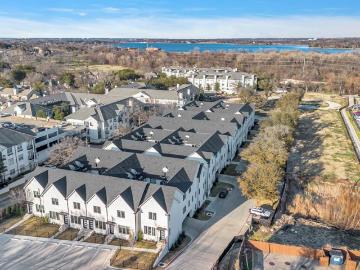7207 Gaston Avenue # 906