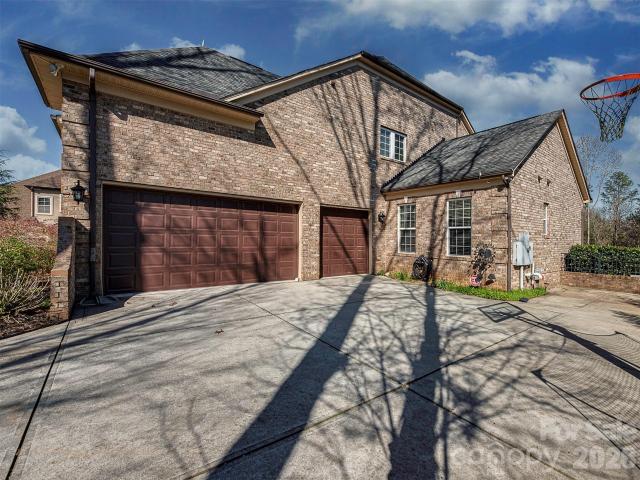 7209 Yellowhorn Trail