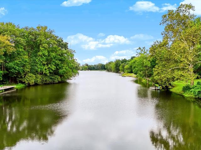 7203 Lakeside Drive