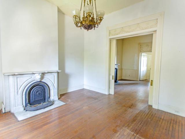 720 Court Street