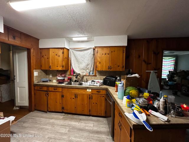 720 Colonial Circle