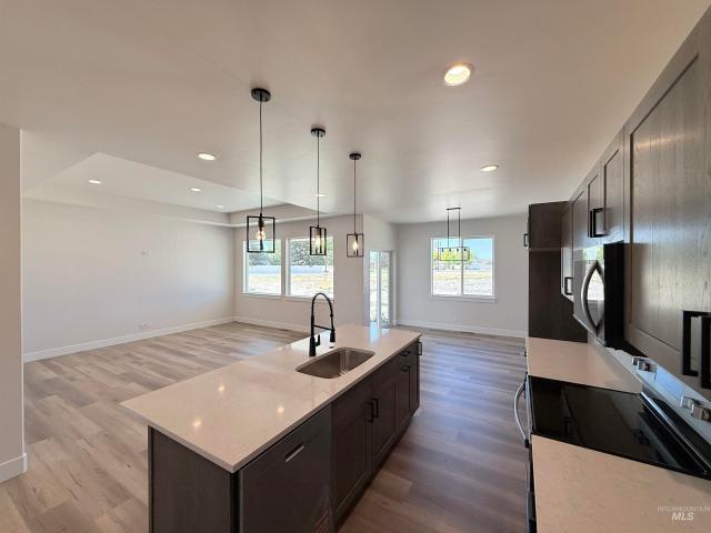720 W Clark St