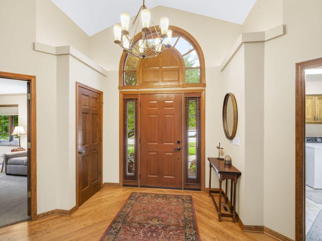 720 Schloemer Dr