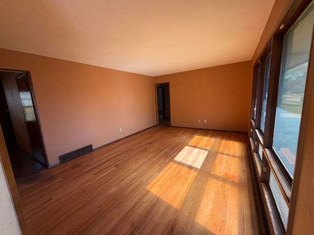 720 W 52nd Place