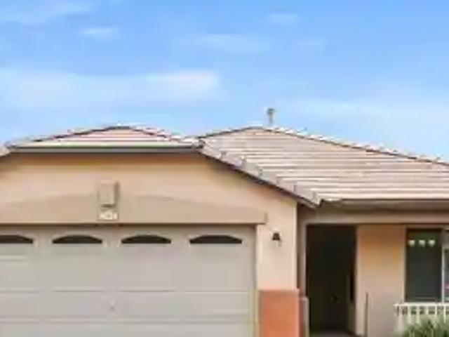 7214 S 45th Ave, 3 beds, 2 full baths