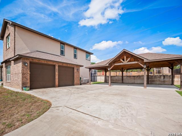 7215 Avery Rd