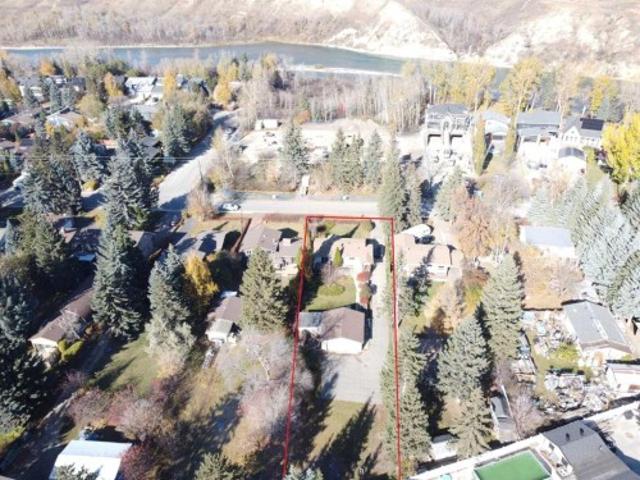 7219 Bow Crescent Nw, Calgary, AB, T3B 2C9 house for sale | Listing ID A2346 | Royal LePage