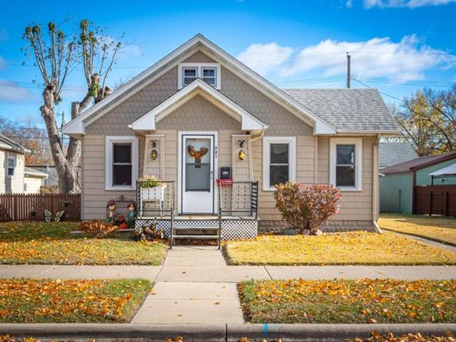 721 19th St S, La Crosse, WI 54601