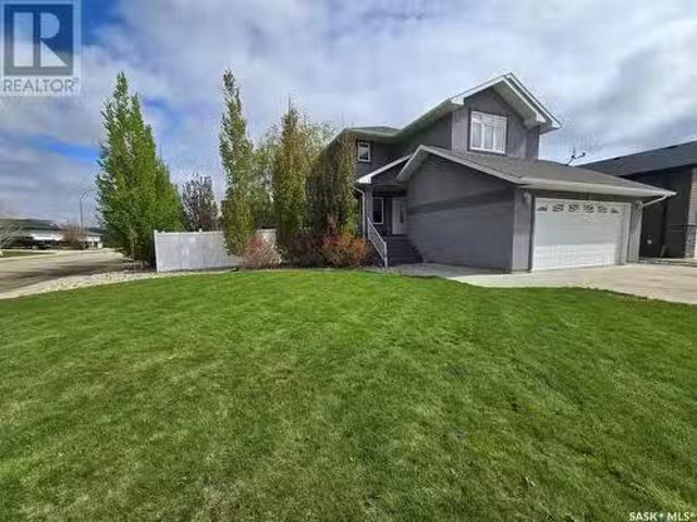 721 Barber Crescent, Weyburn, SK, S4H 0B9 house for sale Li.
