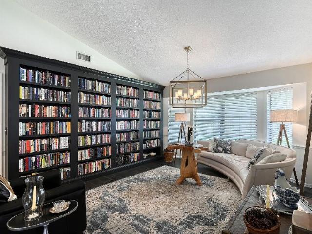 721 Forestview Dr, Sarasota, FL 34232 | MLS #TB8467