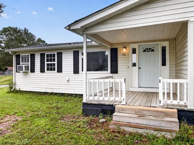 721 Litchfield Lane