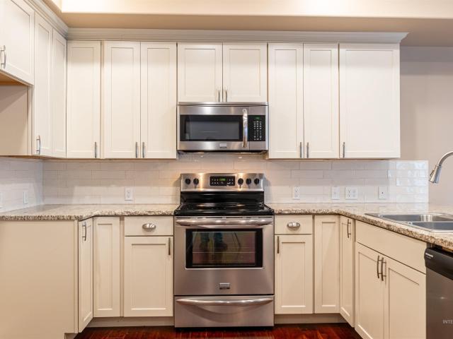 721 Linden Ave D
