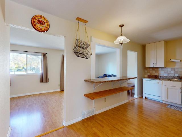 721 Meadow Place