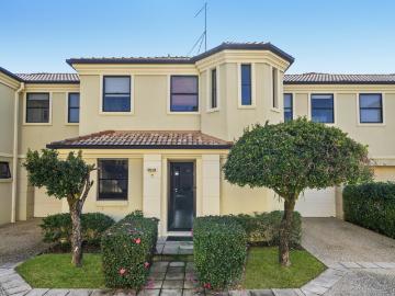 7/21 sapium drive ashmore qld townhouse for rent lj hooker