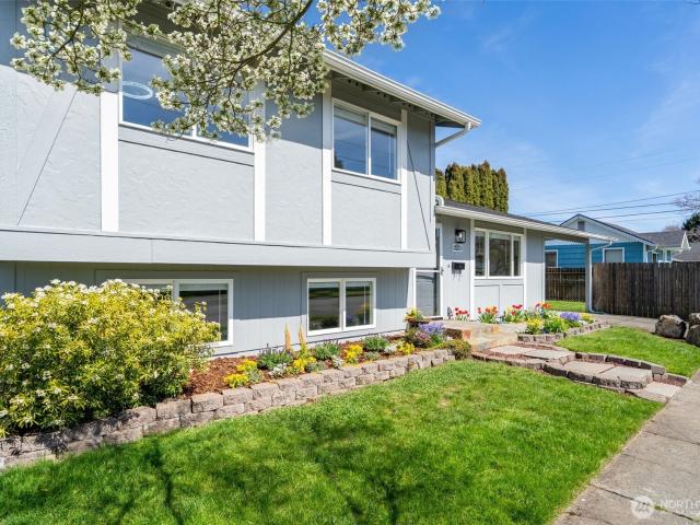 721 W 4th Street