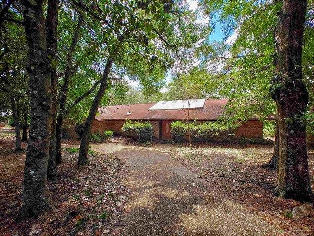 721 Tanglewood Dr, Pensacola, FL 32503