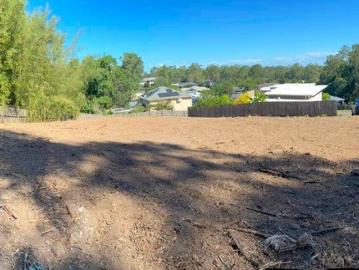 721m2 vacant block in elevated position and great views!