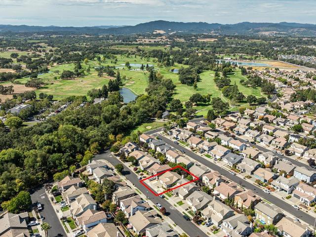 7225 16th Hole Dr, Windsor, CA 95492 | MLS #325084