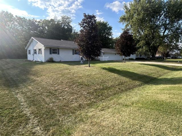 7223 1 / Mile Road