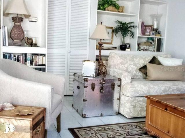 722 S Boulevard of the Presidents, Unit 201, Sarasota, FL 34236 | MLS #O6394