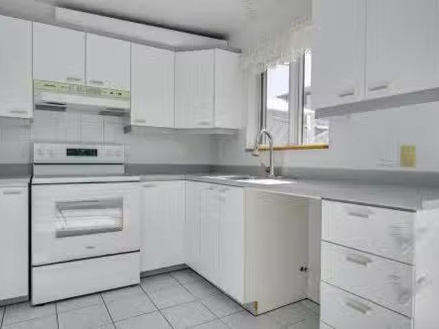 722 Rue Du Muguet, Sainte Agathe Des Monts, QC, J8C 0E8 leas.
