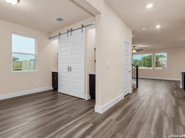 7230 Walkers Loop