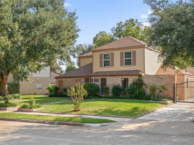 7231 Granvia Dr