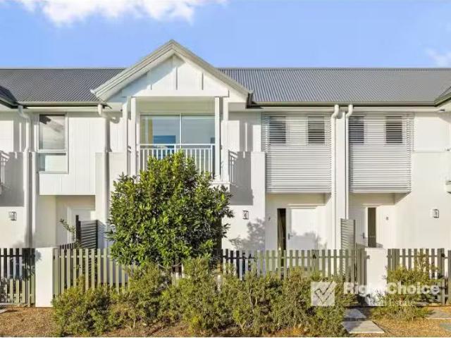 7/23 Ganya Street, Calderwood Townhouse for rent Listed by Ri.