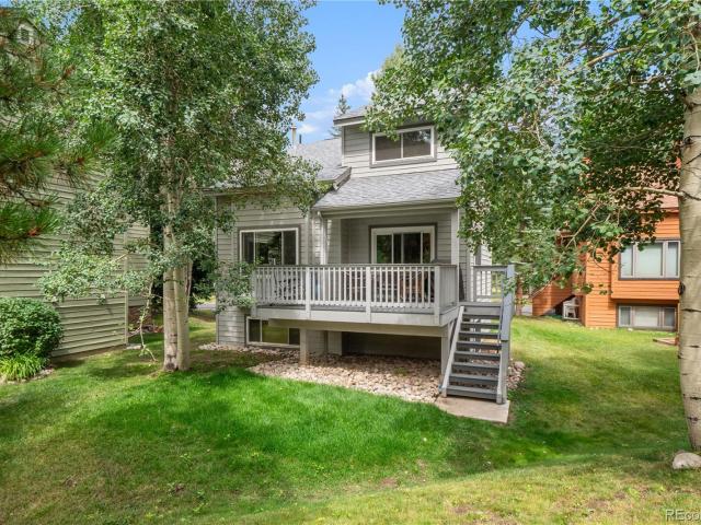 723 Hunters Circle