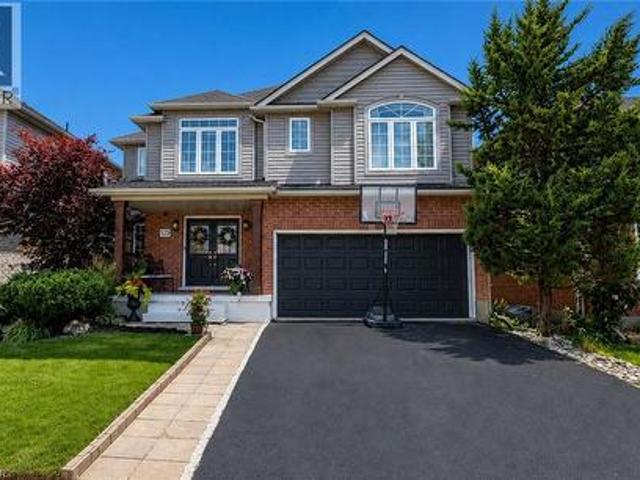 723 Munich Circle, Waterloo, ON, N2V 2N6 house for sale | Listing ID 40858 | Royal LePage