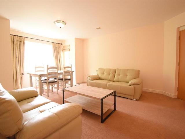 723 Pershore road, Selly Park B29 2 bed apartment to rent £1,050 pcm £242 pw