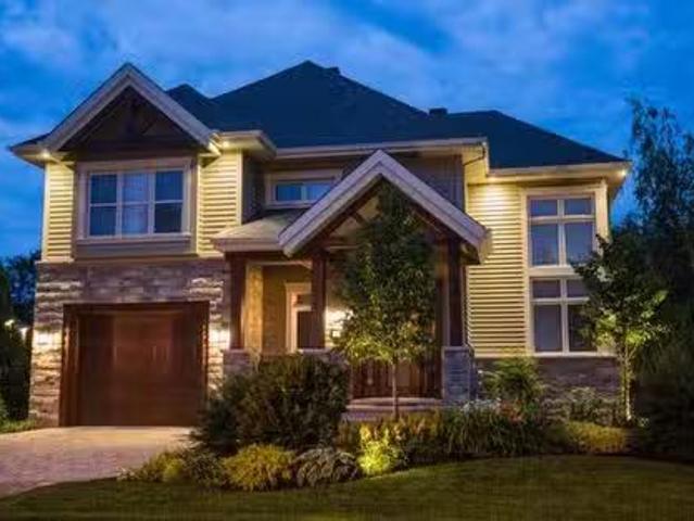 723 Rue Des Passerins, Mont Saint Hilaire, QC, J3H 0E5 Luxur.