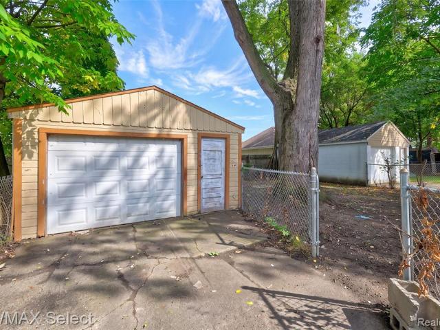 723 Waldman Avenue