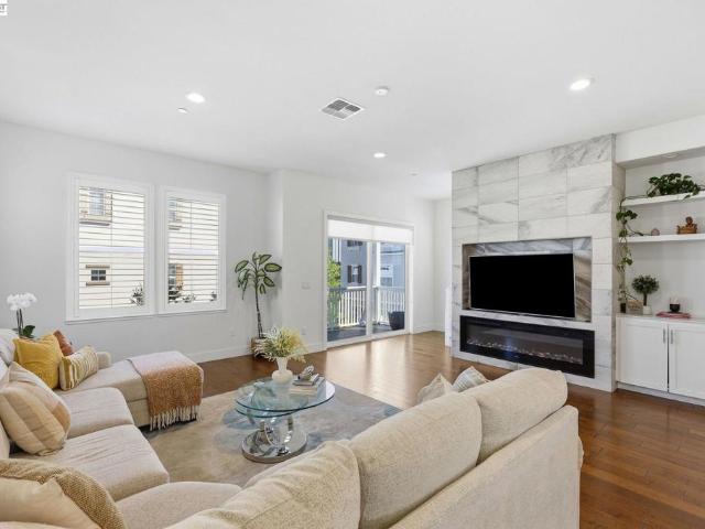 7240 Carneros Ln