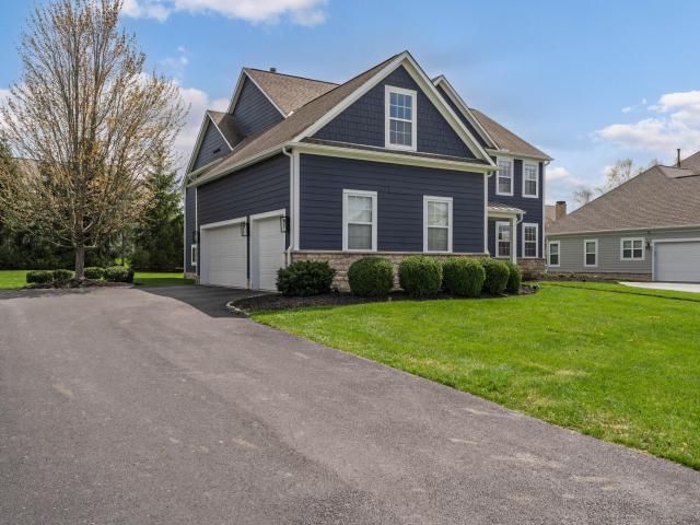 7242 New Albany Links Drive