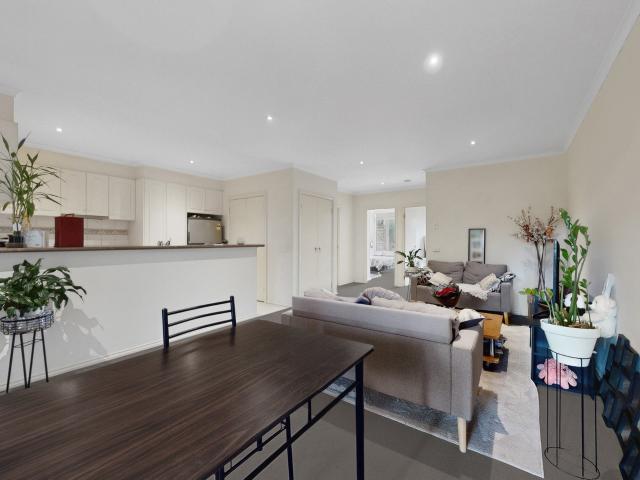 7/243 Blackburn Road, Doncaster East