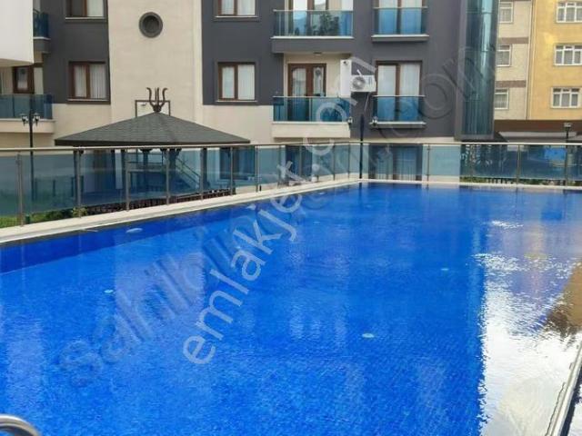 7/24 Güvenlikli Havuzlu Sitede Deniz Manzaralı Daire