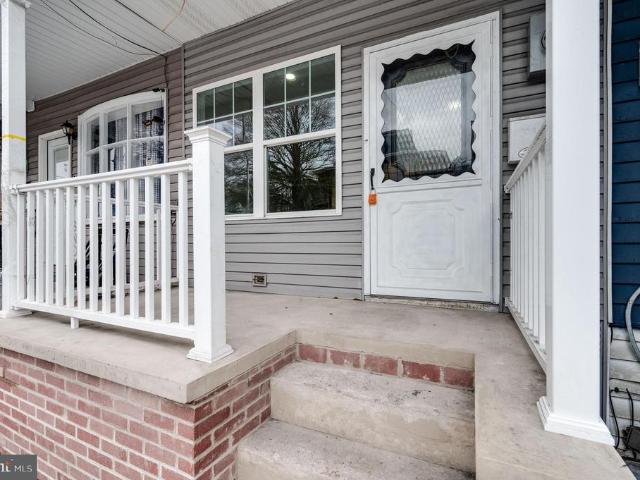 724 E Centre Street