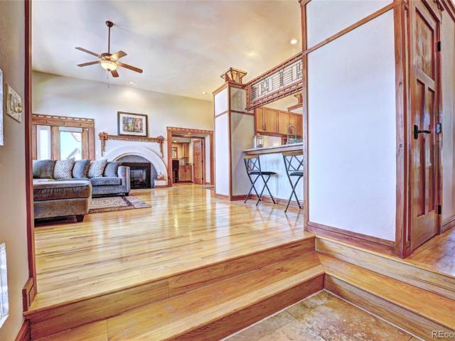 724 Ivanhoe Way
