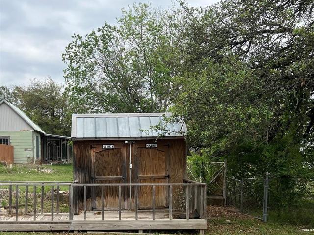 724 W First Street