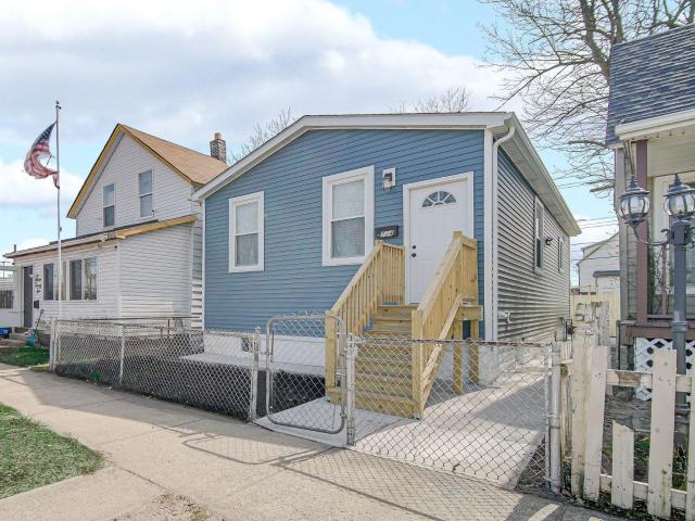 724 Willow Ct, Hammond, IN 46320 | MLS #836108